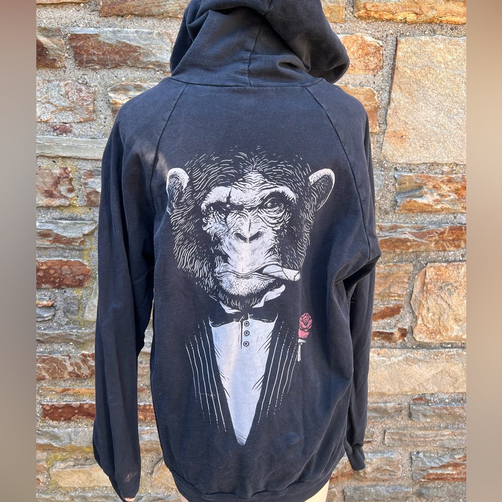 Black sweatshirt